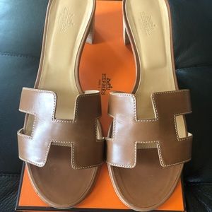 Hermès Oasis leather sandal